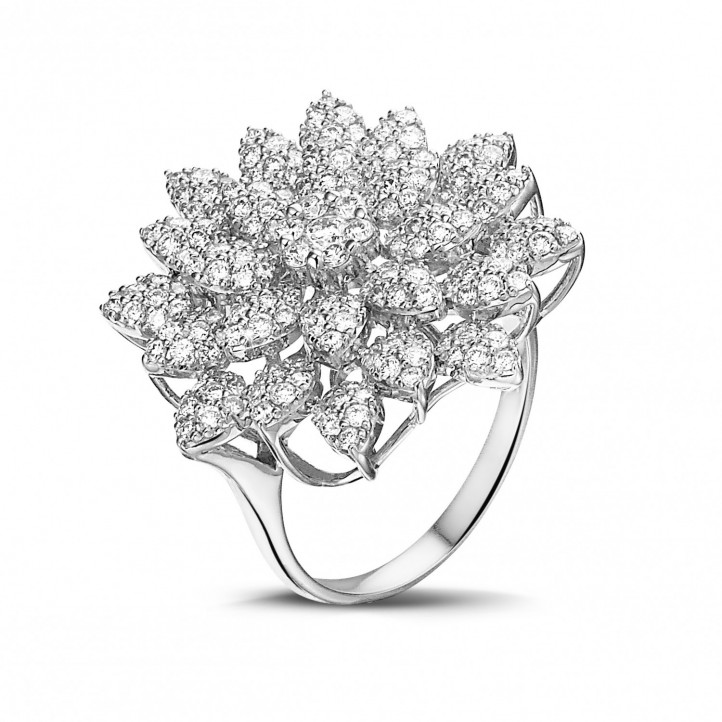 1.35 quilates anillo flor diamante en oro blanco
