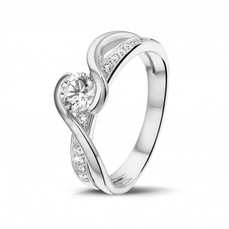 Anillos - 0.50 quilates anillo solitario de diamantes en oro blanco
