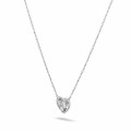 0.65 quilates colgante en forma de corazón con diamantes redondos en oro blanco