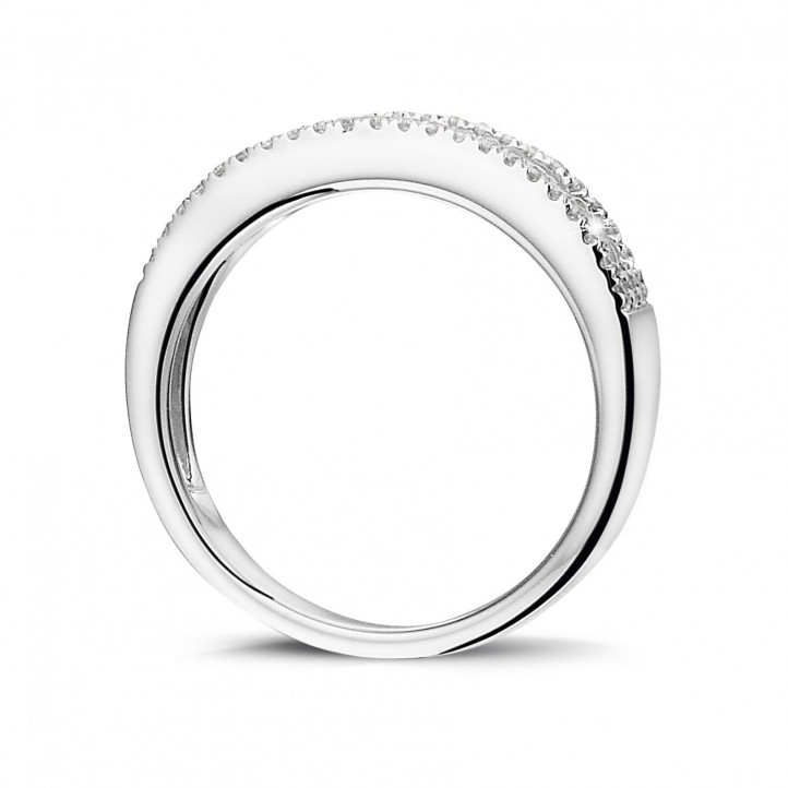 0.25 quilates anillo en oro blanco con un diamante redondo flotante