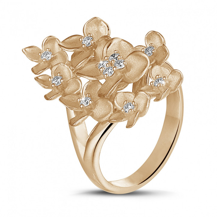 0.30 quilates anillo diamante diseño flor en oro rojo