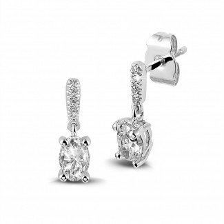 0.94 quilates pendientes en platino con diamantes ovalados