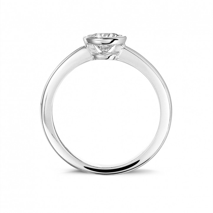0.50 quilates anillo solitario en platino con un diamante redondo