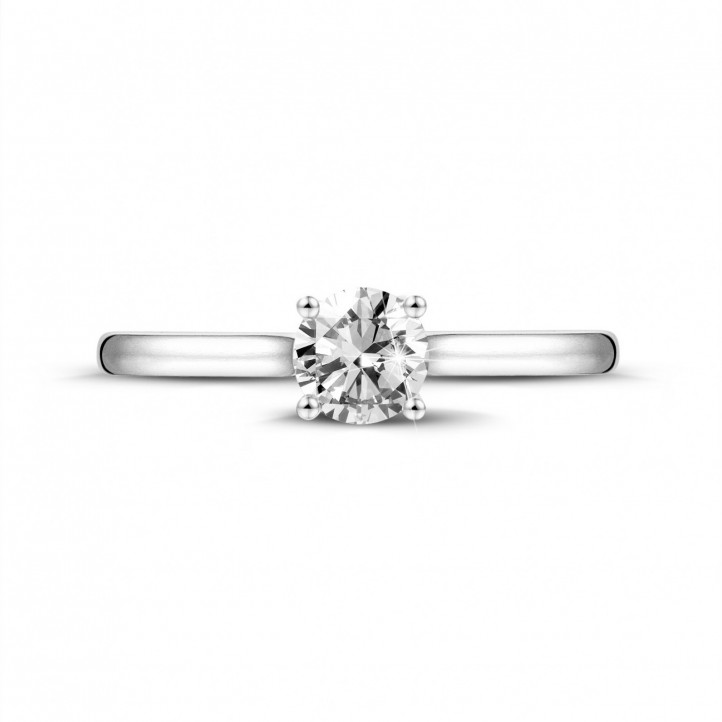 0.50 quilates anillo solitario en oro blanco con un diamante redondo y 4 uñas