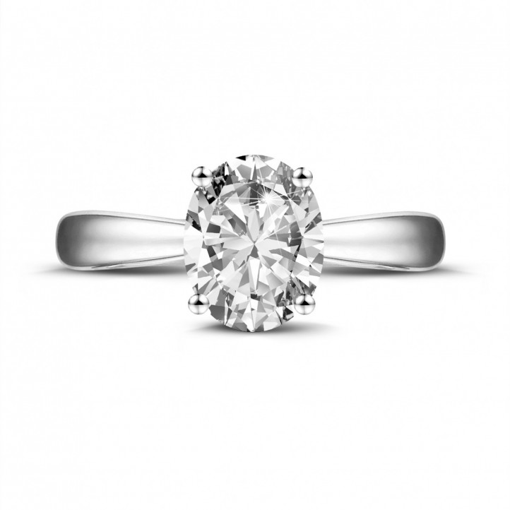 1.90 quilates anillo solitario en platino con un diamante ovalado