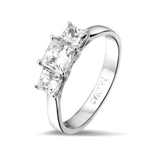 Compromiso - 1.05 quilates anillo trilogía en oro blanco con diamantes talla princesa