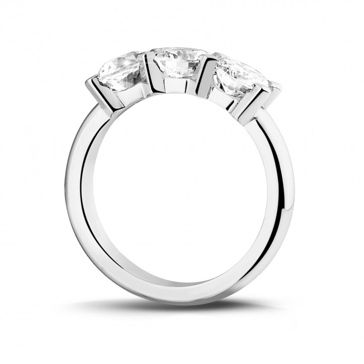 1.50 quilates anillo trilogía en oro blanco con diamantes redondos
