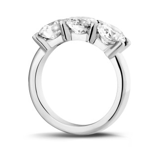 3.00 quilates anillo trilogía en oro blanco con diamantes redondos