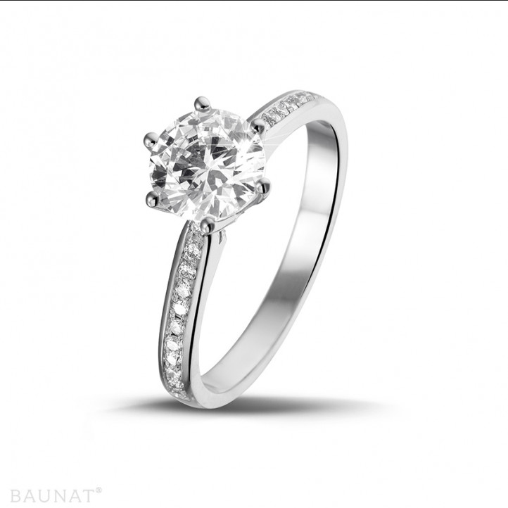 1.25 quilates anillo de platino de diamantes con diamantes en los lados