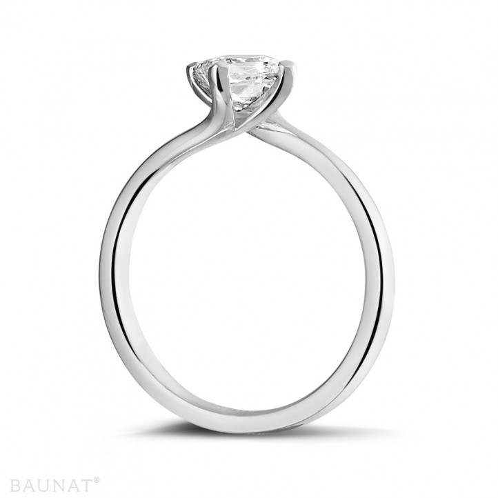 0.70 quilates anillo solitario en oro blanco con diamante talla princesa