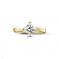 1.25 quilates anillo solitario en oro amarillo con diamante talla princesa