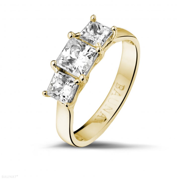 1.50 quilates anillo trilogía en oro amarillo con diamantes talla princesa