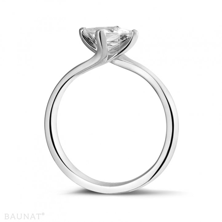 1.25 quilates anillo solitario en platino con diamante talla princesa