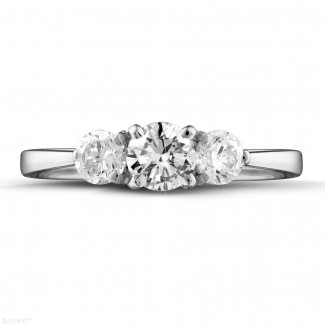 Fiançailles - 0.95 carat bague trilogie en platine et diamants ronds