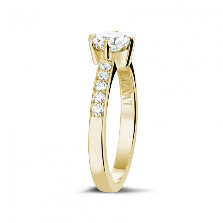 0.50 carats bague solitaire diamant en or jaune avec diamants sur les côtés
