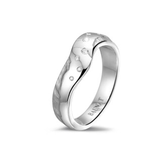 Bague de mariage femme - Alliance (bague) diamant design en or blanc avec des petits diamants