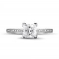 1.50 carat bague solitaire en or blanc avec diamant princesse et diamants sur les côtés