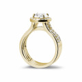 1.50 carats bague solitaire diamant en or jaune avec des diamants sur les côtés