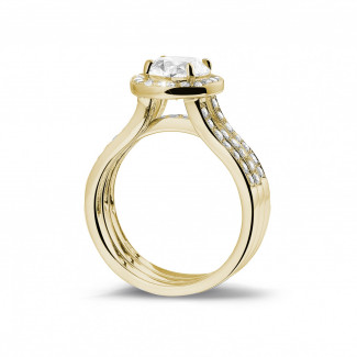 1.50 carats bague solitaire diamant en or jaune avec des diamants sur les côtés
