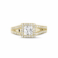 0.70 carat bague solitaire en or jaune avec diamant princesse et diamants sur les côtés
