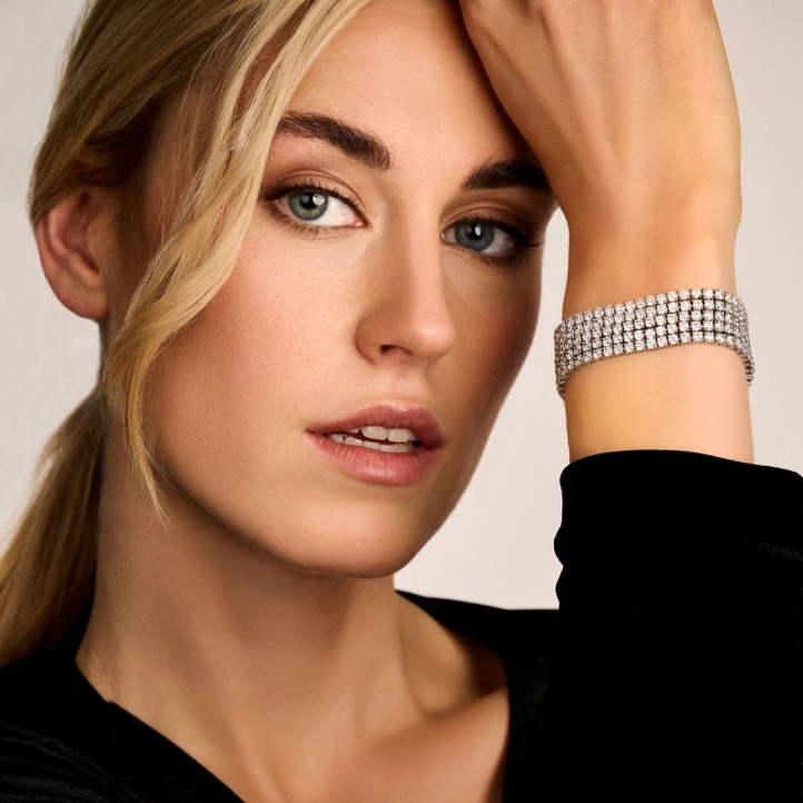 25.90 carats large bracelet rivière en or blanc avec diamants