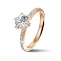 3.00 carat bague solitaire en or rouge avec diamants sur les côtés