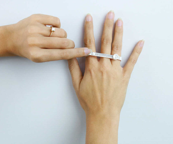 Comment ajuster la taille d’une bague en diamant?