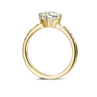 Bague brillant - 2.00 carats bague diamant solitaire en or jaune avec diamants sur les côtés
