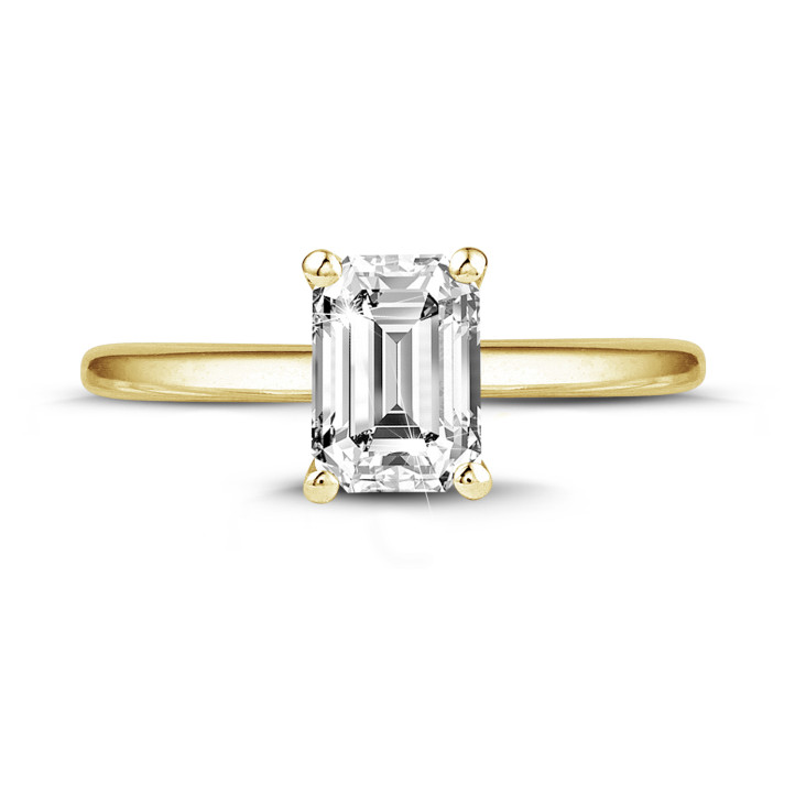 1.00 carat bague solitaire avec un diamant taille émeraude en or jaune