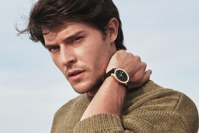 Montre homme en acier rose, cadran noir minimaliste et bracelet en cuir noir