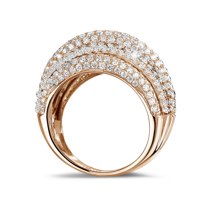 4.30 carat bague en or rouge avec des petits diamants ronds