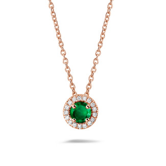 Colliers - Pendentif auréole en or rouge avec diamants et une émeraude centrale