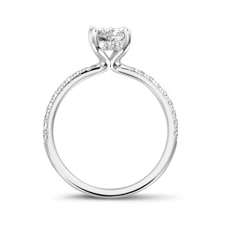 Fiançailles - 1.00 carat bague solitaire avec un diamant de taille radiant et un halo caché en or blanc