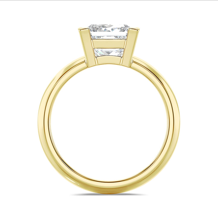 Bague solitaire sur mesure avec un diamant de taille princesse