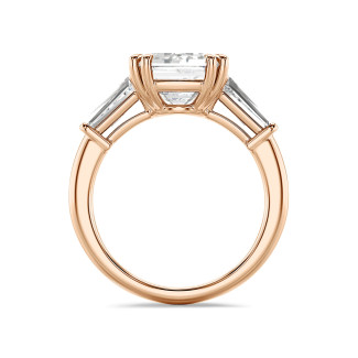 Bijoux sur-mesure - Bague solitaire sur mesure avec un diamant de taille émeraude