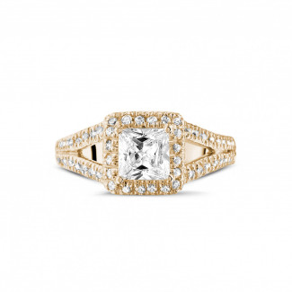 Fiançailles - 1.00 carat bague solitaire en or rouge avec diamant princesse et diamants sur les côtés