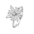 Bague Fleur aux Pétales en Diamants Taille Marquise

