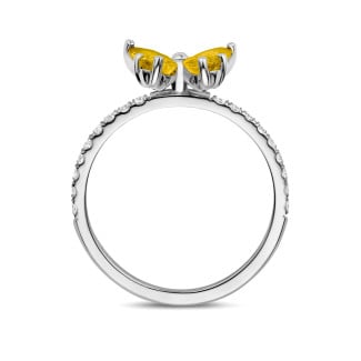Bagues - Bague papillon avec des ailes en saphir jaune taille Marquise et Taille Poire