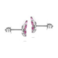 Boucles d’oreilles en forme de papillon avec ailes en saphir rose taille marquise en or blanc.