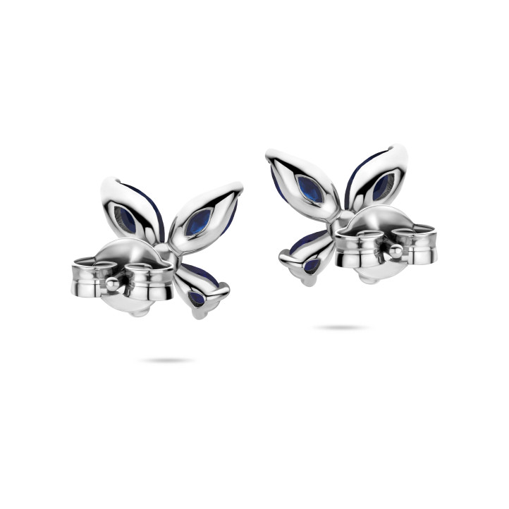 Boucles d’oreilles en forme de papillon avec ailes en saphir bleu taille marquise en or blanc.
