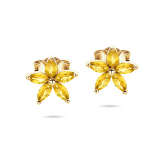 Boucles d’oreilles en forme de fleur avec pétales en saphir jaune taille marquise en or jaune.