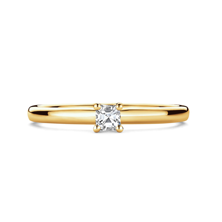 Bague solitaire de 0,15 carat avec un diamant taille Asscher en or jaune