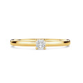 Bague solitaire de 0,15 carat avec un diamant taille coussin en or jaune