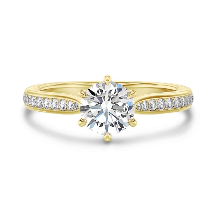 0.50 carats bague diamant solitaire en or jaune avec diamants sur les côtés