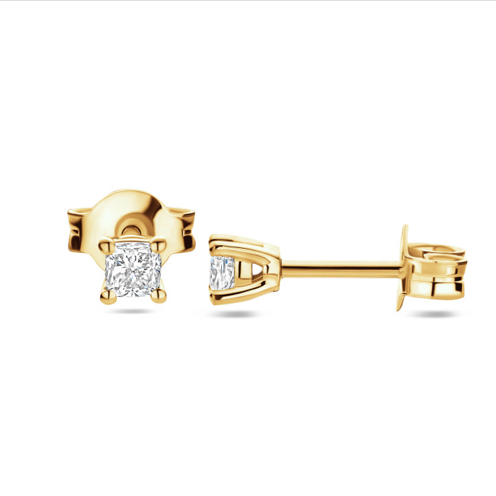 Boucles d'oreilles solitaires de 0,30 carat avec diamants taille coussin en or jaune