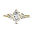 1.50 carat bague solitaire en grappe avec un diamant marquise en or jaune