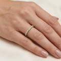 0.12 carat alliance en grappe avec un diamant rond en or jaune
