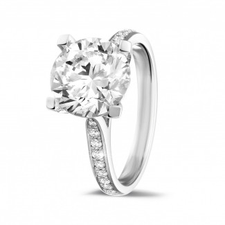 Bagues - 3.00 carats bague diamant en or blanc avec diamants sur les côtés