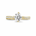 1.00 carats bague diamant en or jaune avec diamants sur les côtés