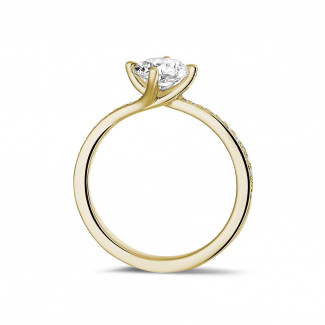 Bague en or - 1.00 carats bague diamant en or jaune avec diamants sur les côtés
